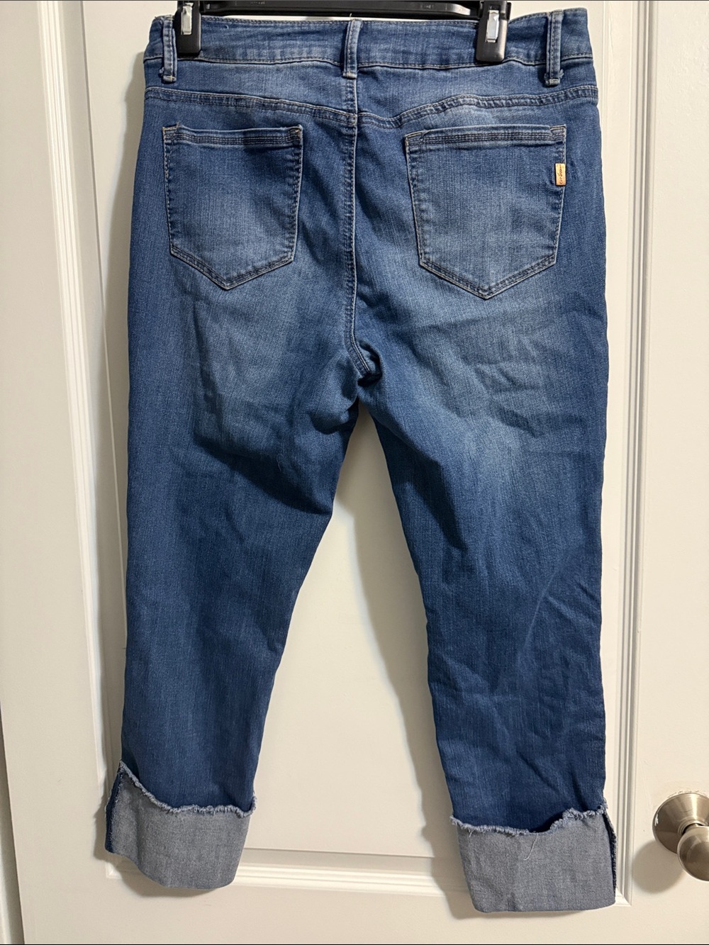 1822 Denim Women's Boyfriend Jeans in Medium Blue with Cuffed Hem - Picture 2 of 5